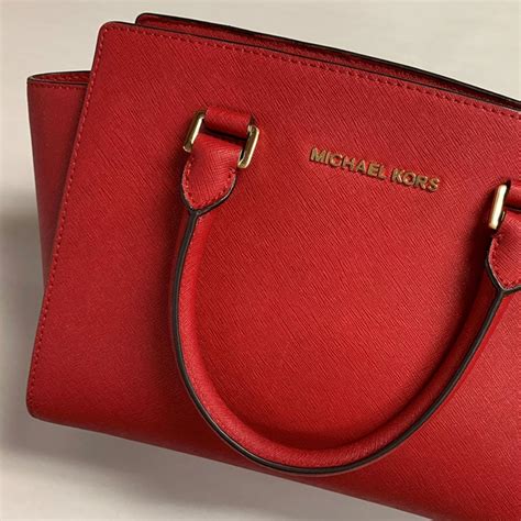 michael kors handbag repair|Michael Kors customer service phone.